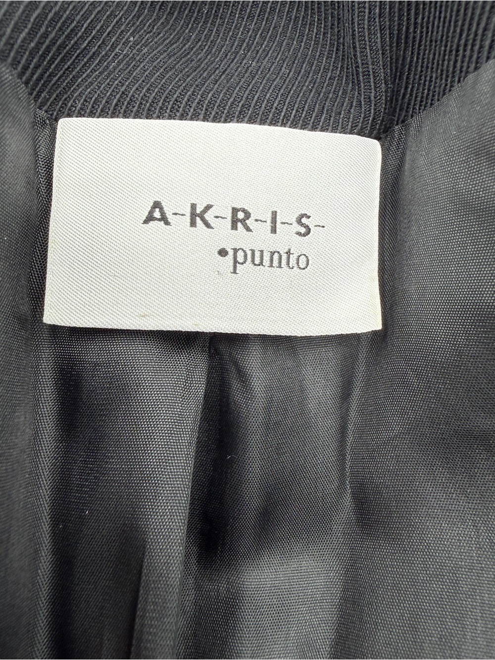 Akris Punto Black Long Tailored Blazer - Picture 6 of 8
